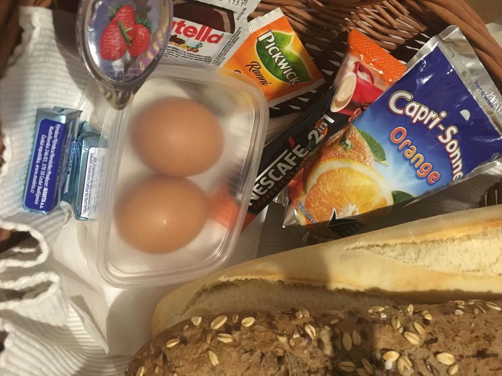 Hostel Rosemary Πράγα Εξωτερικό φωτογραφία