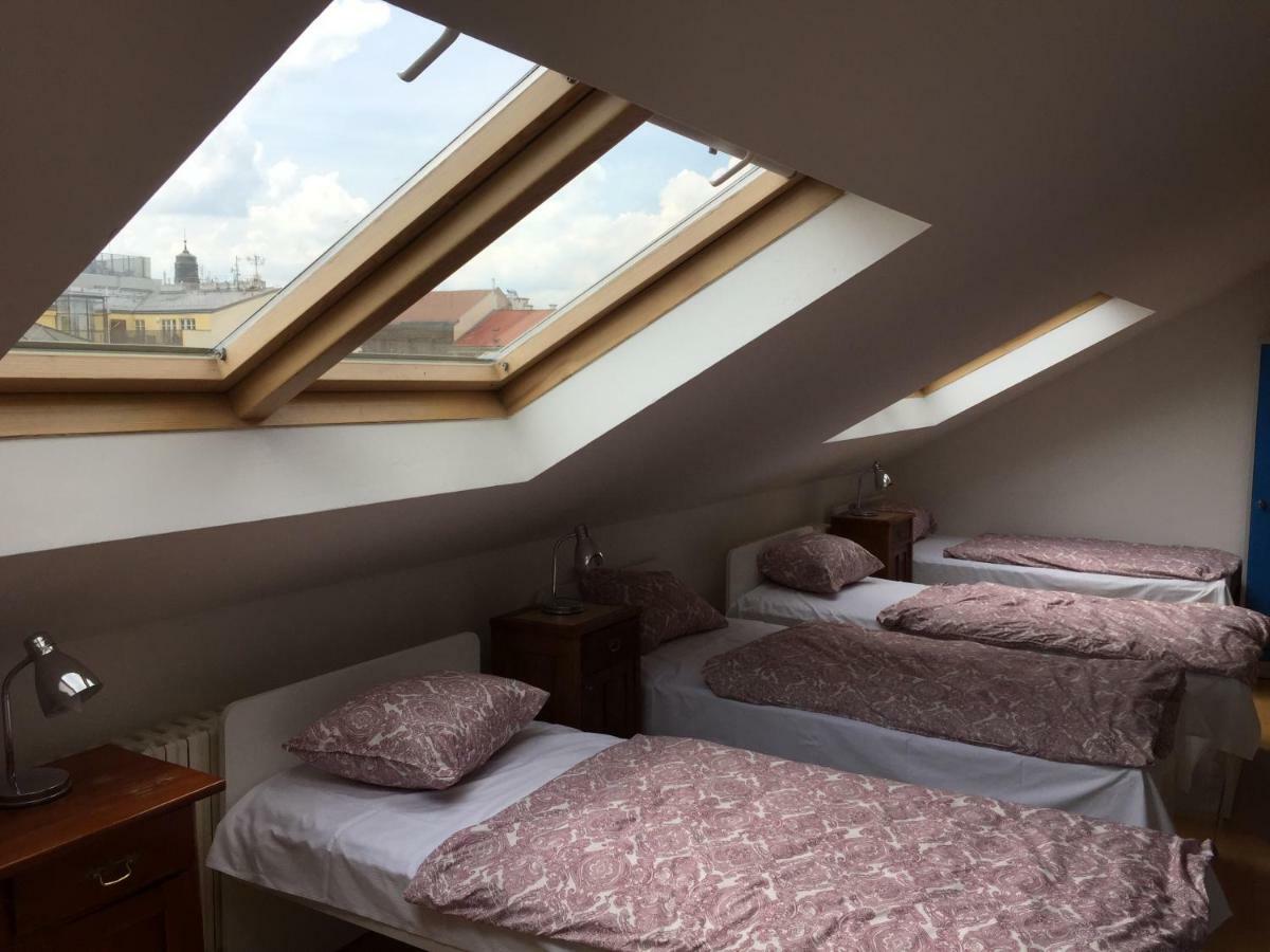 Hostel Rosemary Πράγα Εξωτερικό φωτογραφία